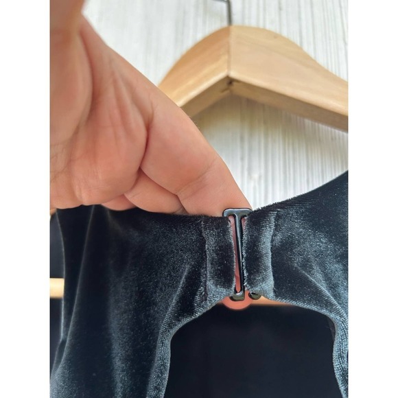 Victoria Sport High-Neck Green Velvet Bra Top M NWT - Picture 7 of 9